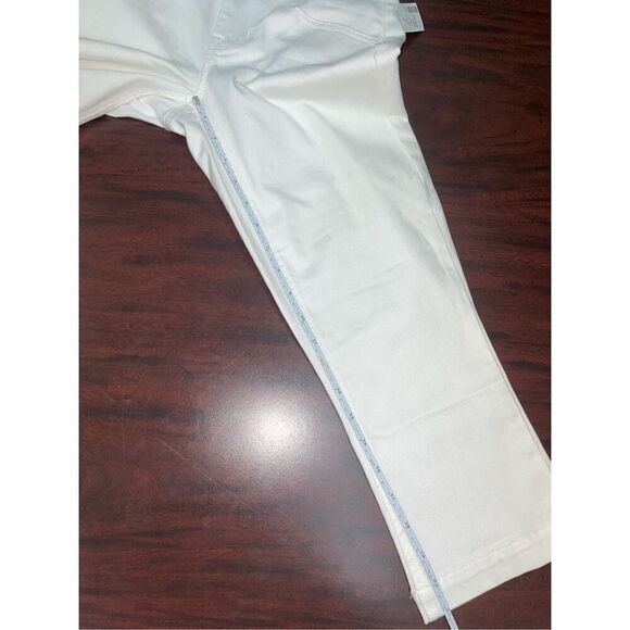 NWT Maurices White Mid Rise Cropped Capris Size 2 - Picture 5 of 9